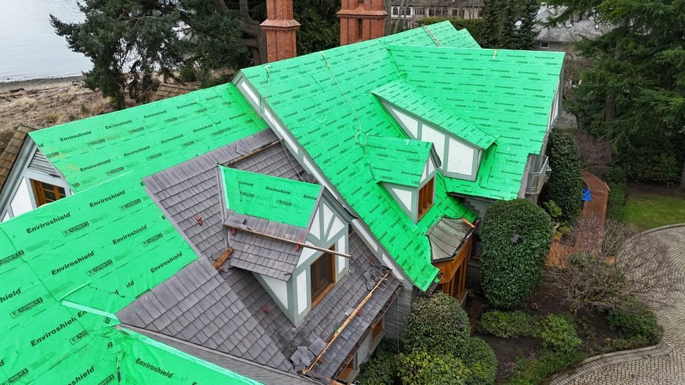 Synthetic underlayment down ahead of new shakes